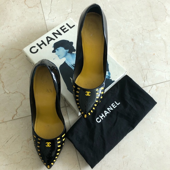 CHANEL Shoes - ❤️SOlD ❤️Gorgeous pumps Chanel shoes size 38